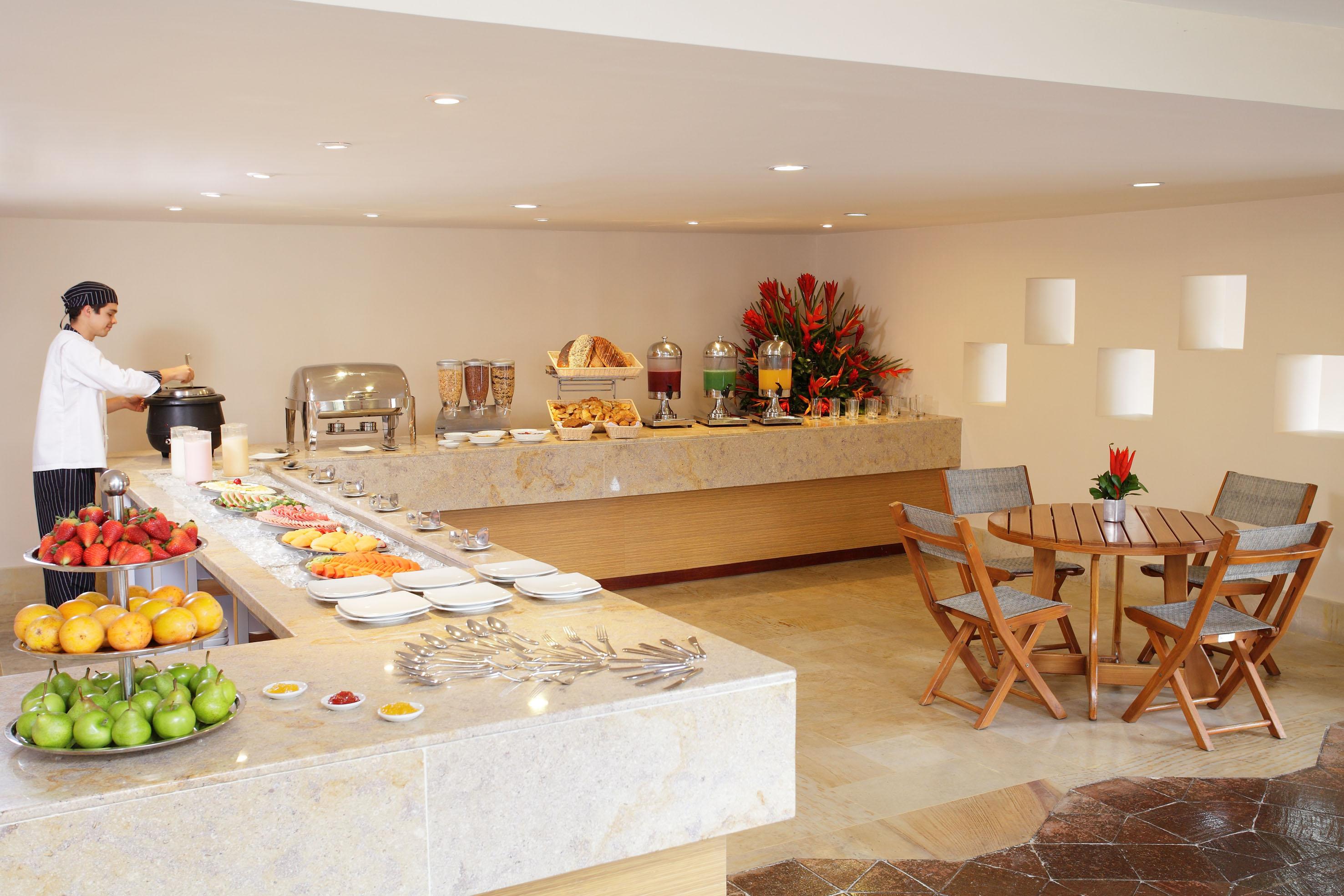 Estelar Paipa Hotel Spa & Y Centro De Convenciones Exterior foto A buffet at a hotel