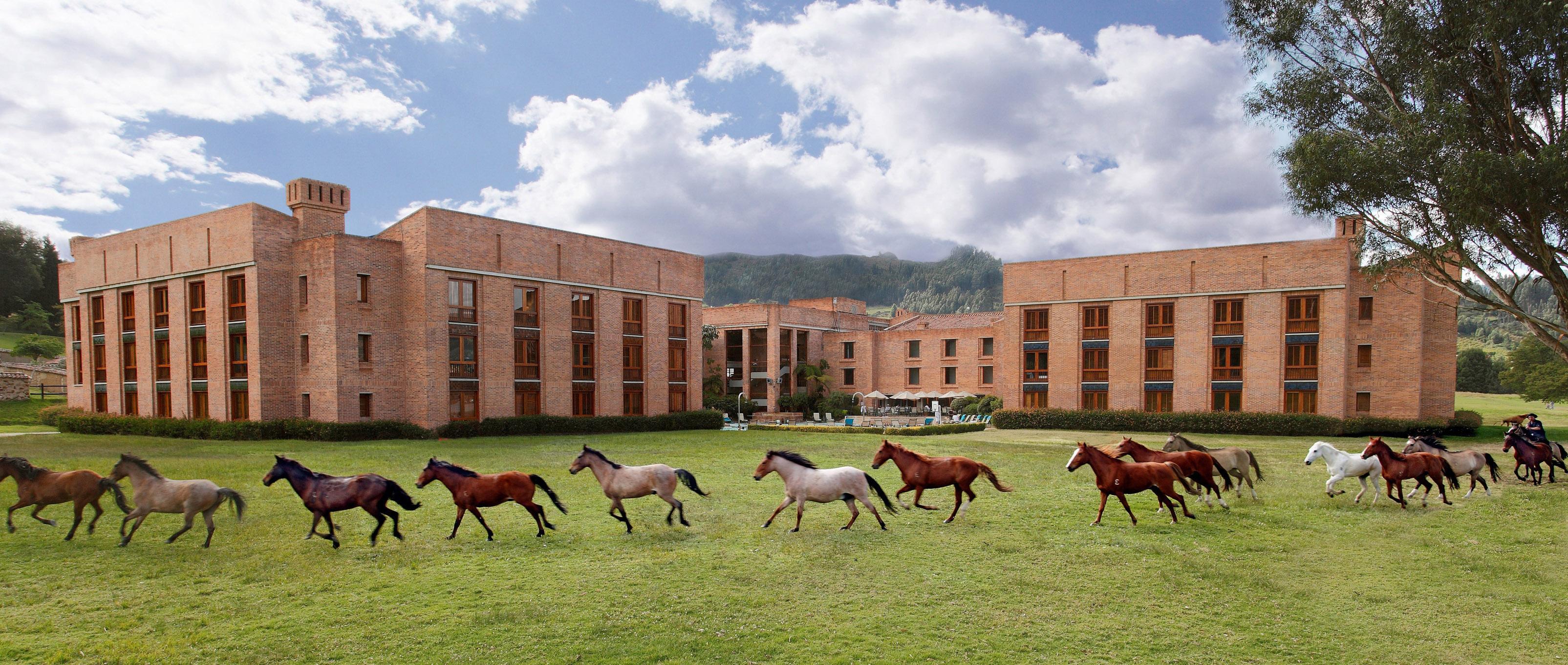 Estelar Paipa Hotel Spa & Y Centro De Convenciones Einrichtungen foto The campus of the Universidad del Norte