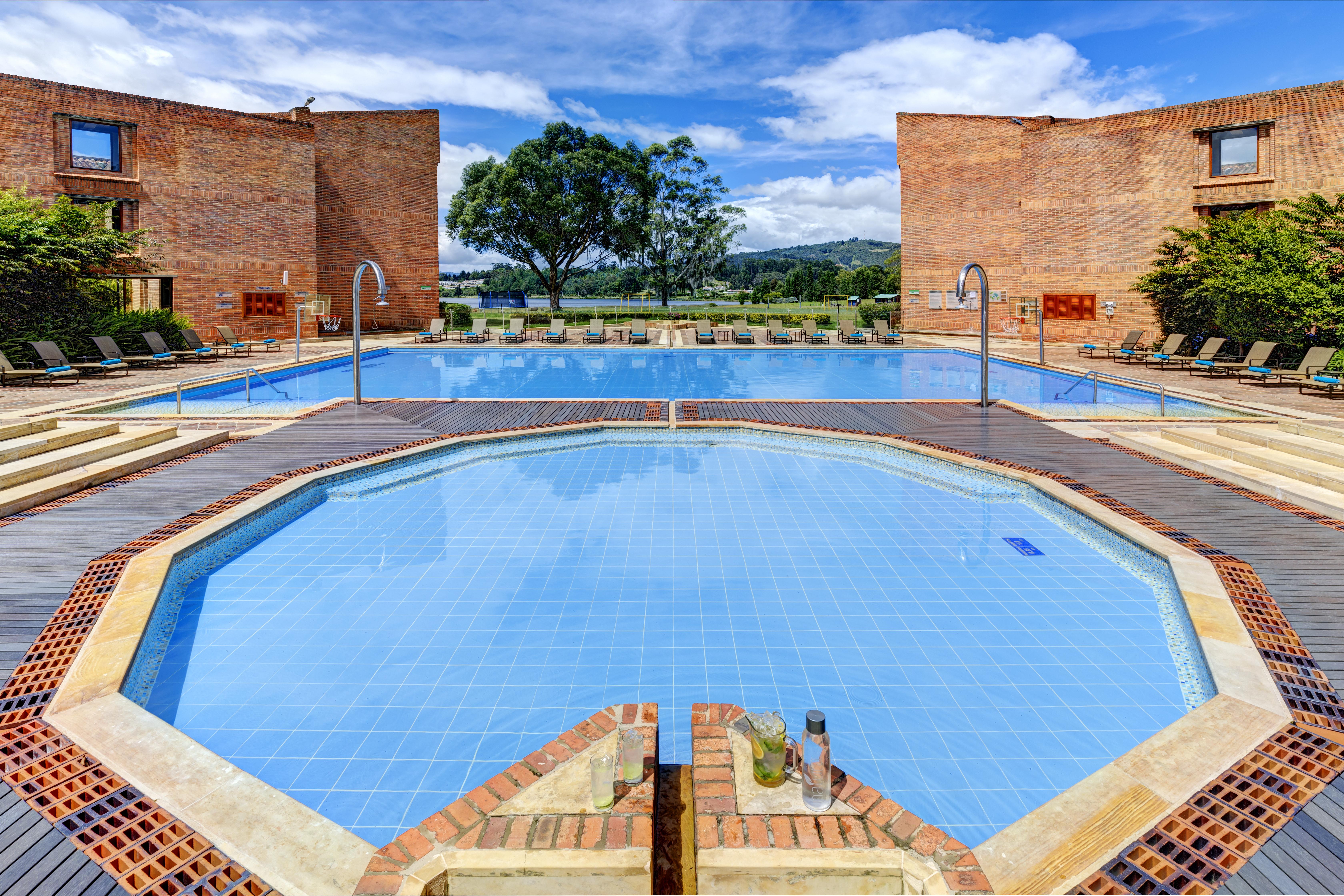 Estelar Paipa Hotel Spa & Y Centro De Convenciones Exterior foto The swimming pool at the hotel
