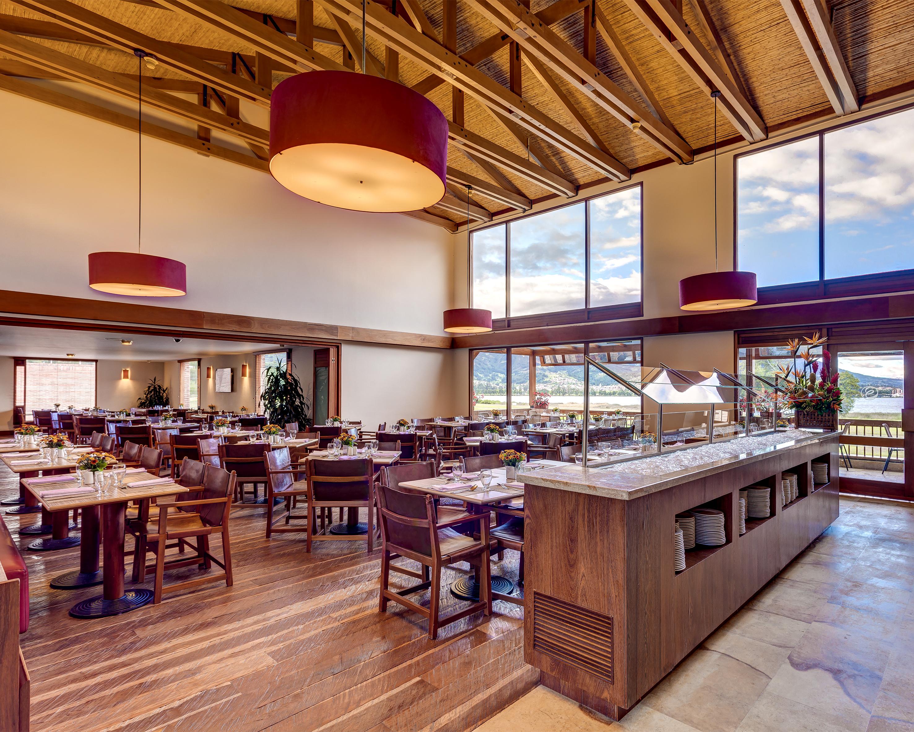 Estelar Paipa Hotel Spa & Y Centro De Convenciones Restaurant foto The interior of the restaurant