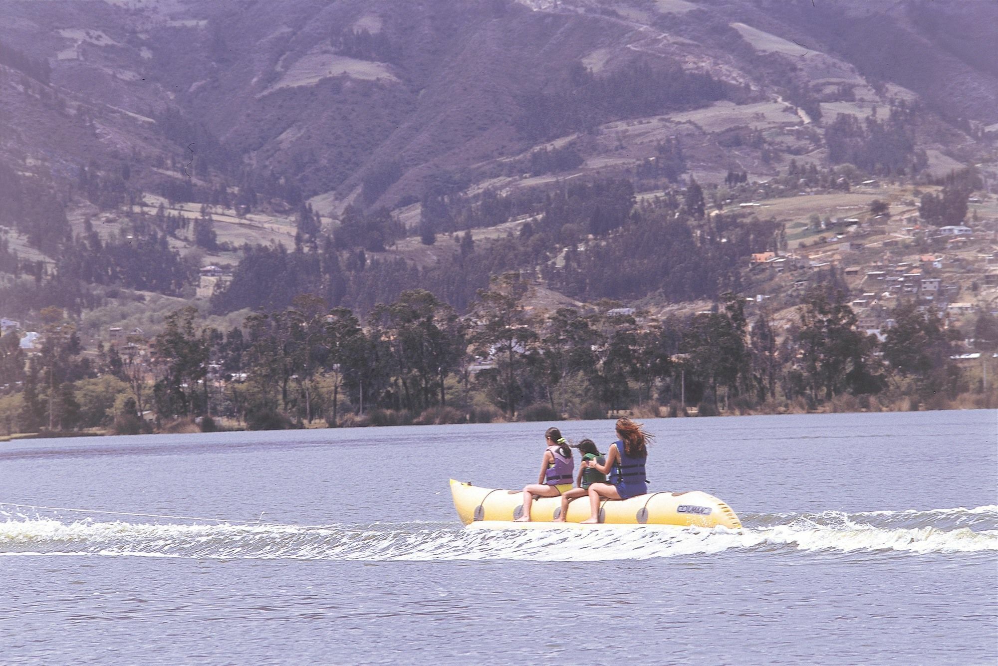 Estelar Paipa Hotel Spa & Y Centro De Convenciones Exterior foto Boaters on the lake